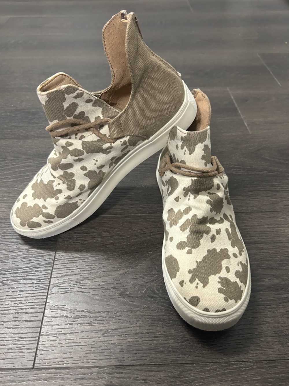 Very G Brand Cream and Tan Cow-Print Slip-On  Shoe/Sneaker